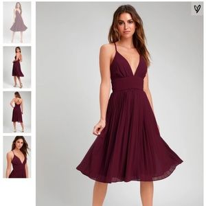 Lulu’s Burgundy Pleated Midi Dress